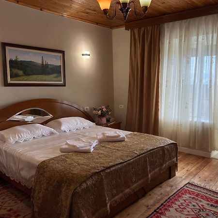 Garden Villa Guni Krujë Exteriör bild