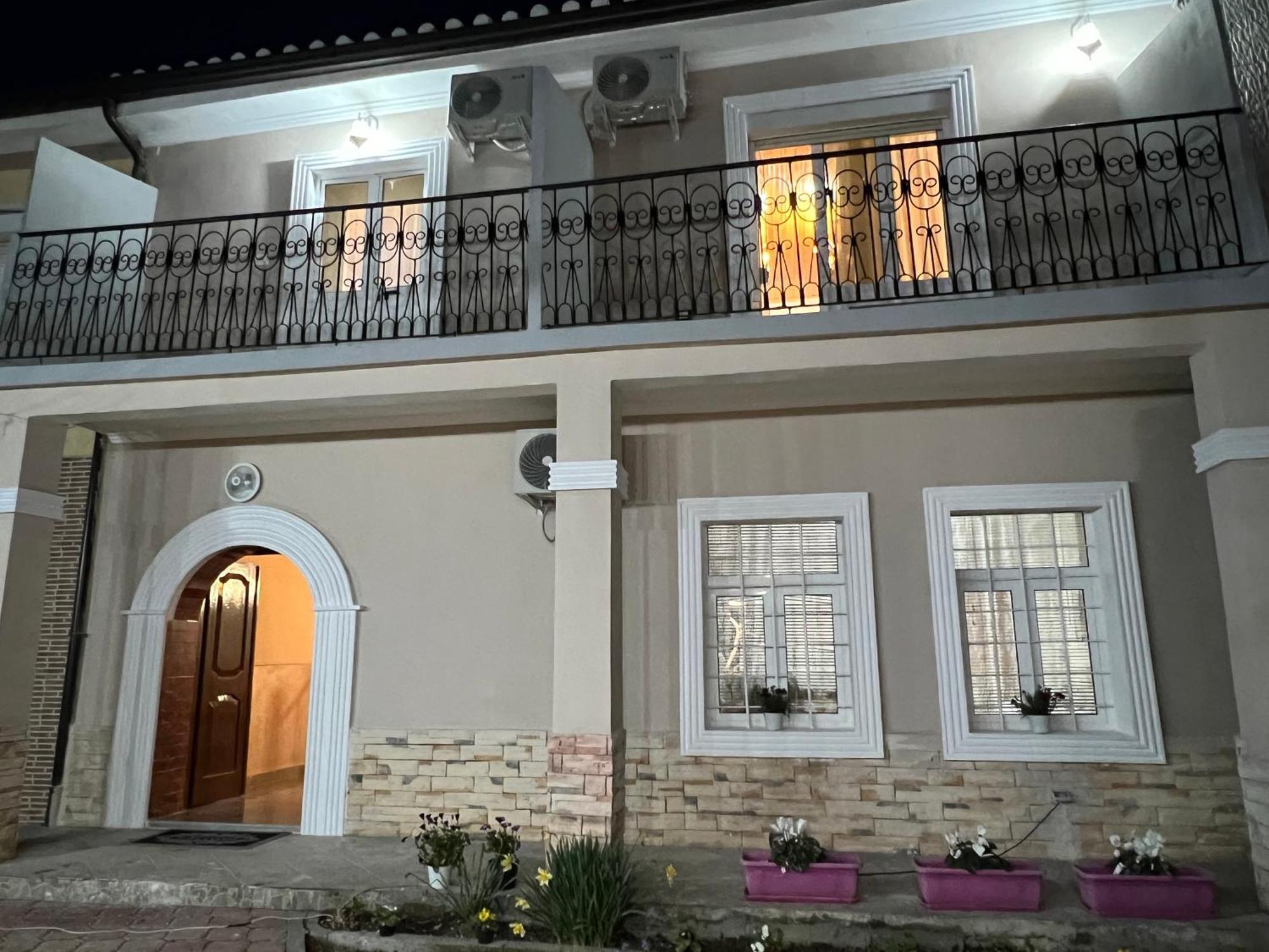Garden Villa Guni Krujë Exteriör bild