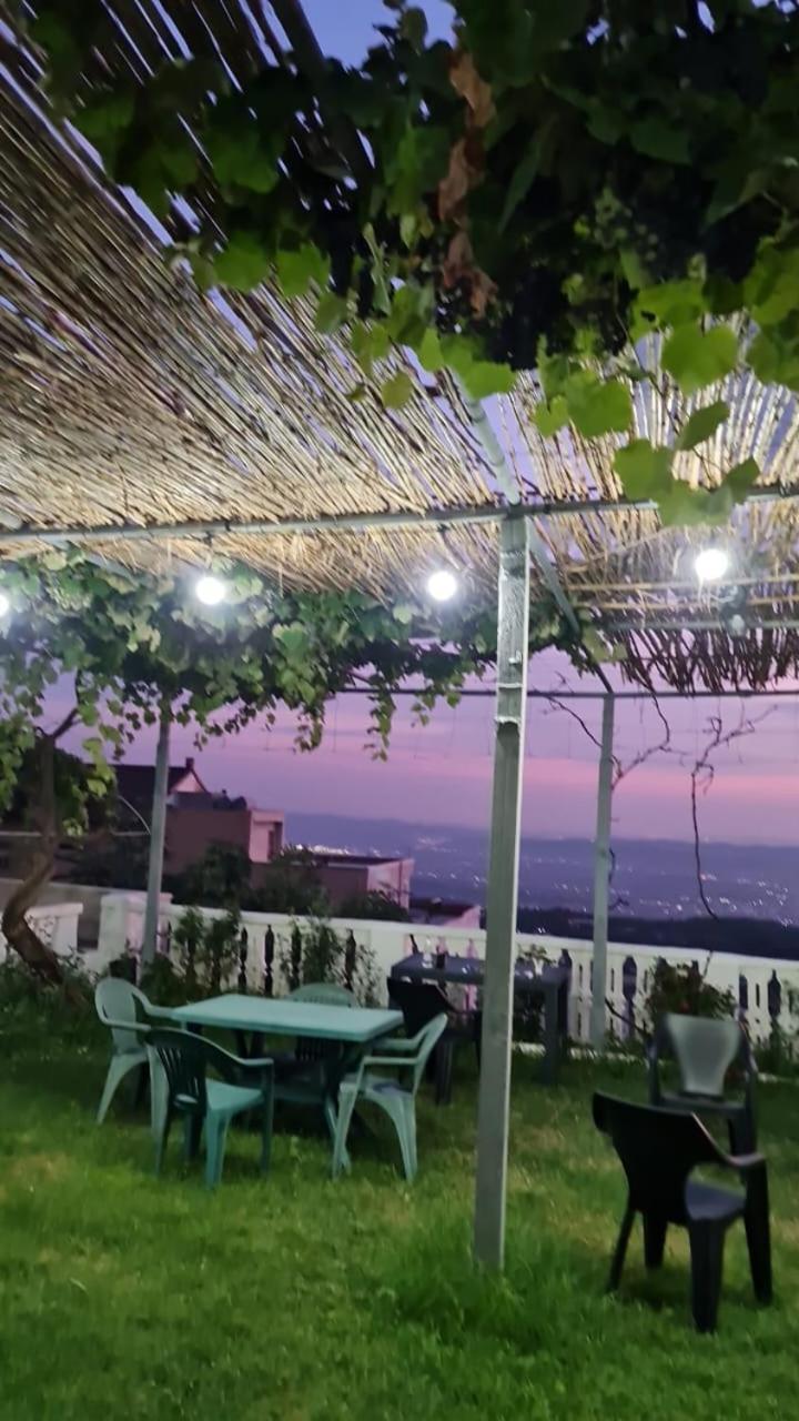 Garden Villa Guni Krujë Exteriör bild